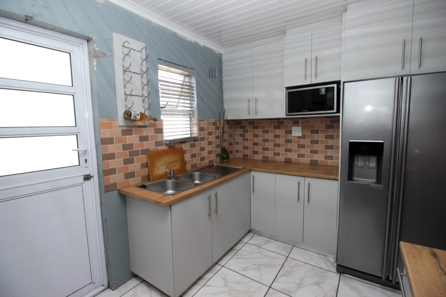 3 Bedroom Property for Sale in Elsies River Western Cape